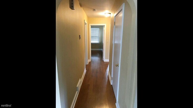 Building Photo - 3 br, 2 bath House - 334 E McCormick Ave