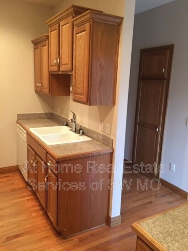 Foto del edificio - 5587 N 17th St