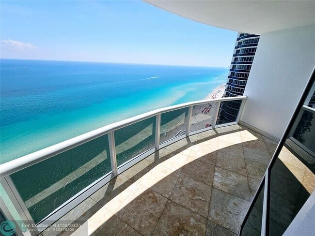 Foto del edificio - 18201 Collins Ave