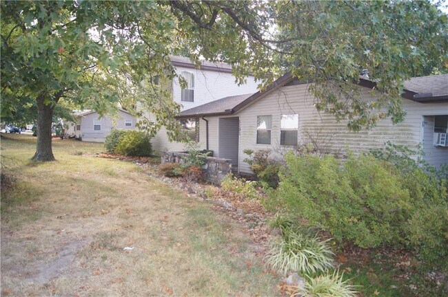 Building Photo - 3103 Chapman Ave