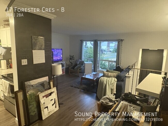 Building Photo - 3 Bedroom Townhouse in Bells Corners
