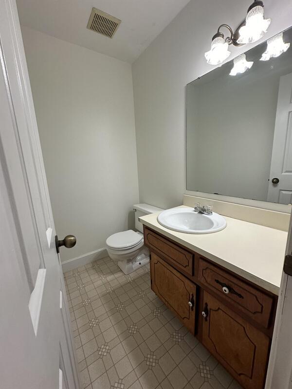 Building Photo - 741 Michigan St