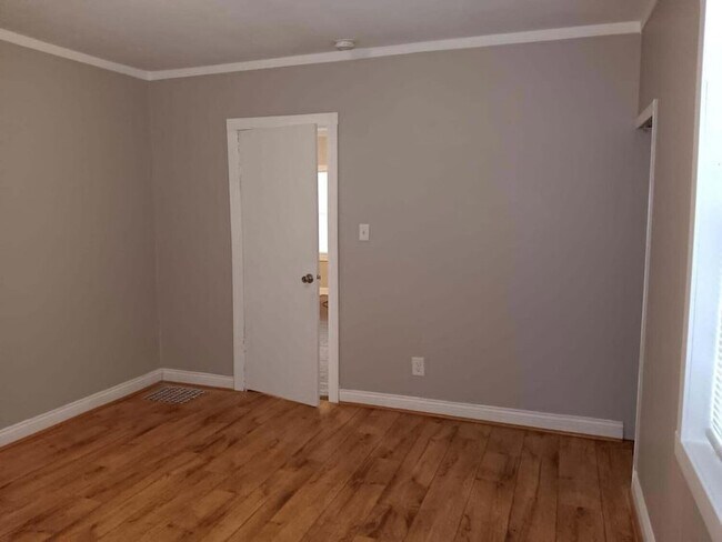 Foto del edificio - 4717 Willow Dr
