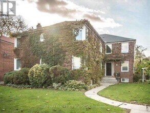 Building Photo - 5 Warwick Ave