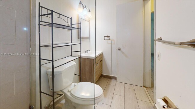 Foto del edificio - 1451 NE 170th St