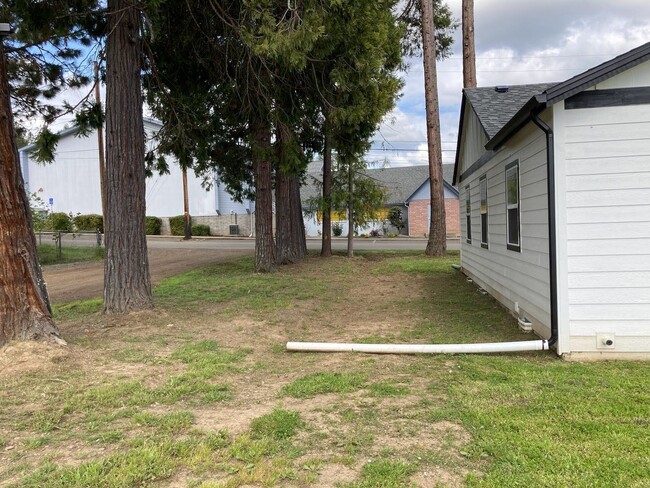 Building Photo - 3 br, 2 bath House - 323 Branton St