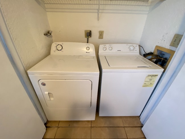 Photo - 2803 N Oakland Forest Dr (Oakland Park, FL) Apartment
