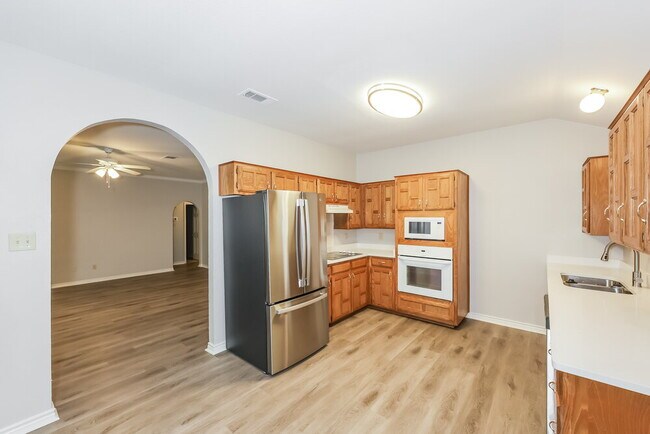 Foto del edificio - 7605 Colfax Dr