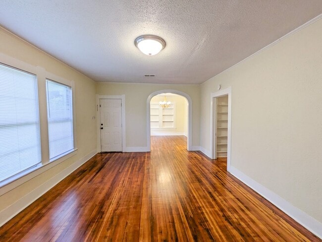 Building Photo - 458 Belvedere Dr