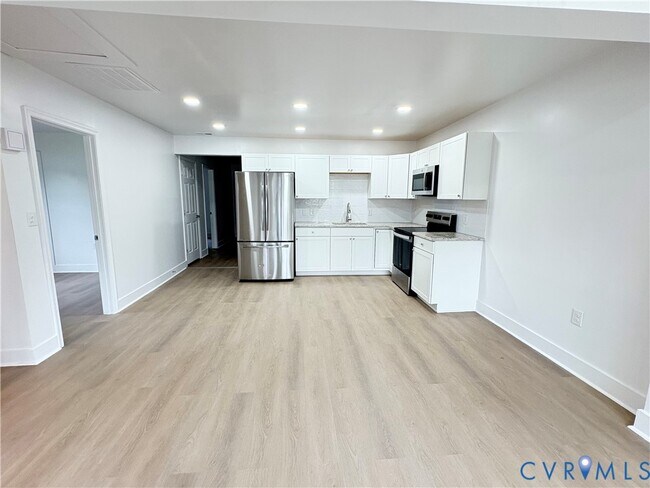 Building Photo - 321 St Mark St