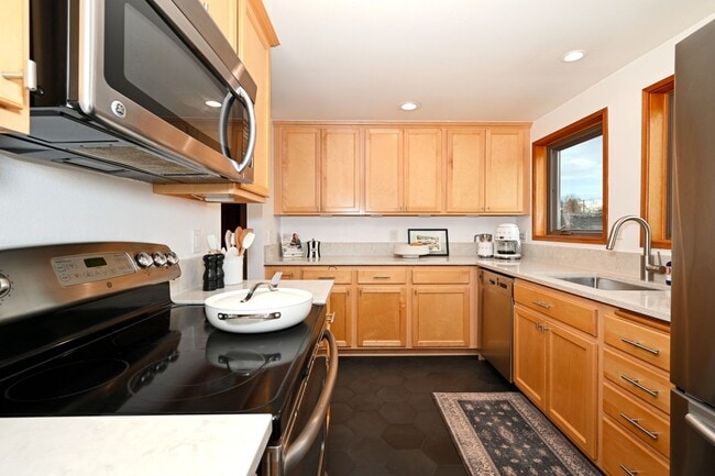 Foto del edificio - Amazing 2 Bedroom on top of Queen Anne!