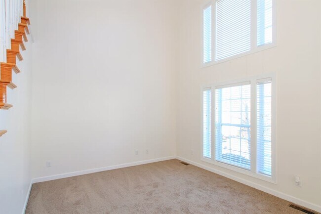 Foto del edificio - 14511 Maclauren Ln
