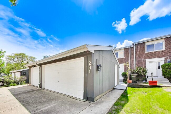 Building Photo - 281 Dupage Dr