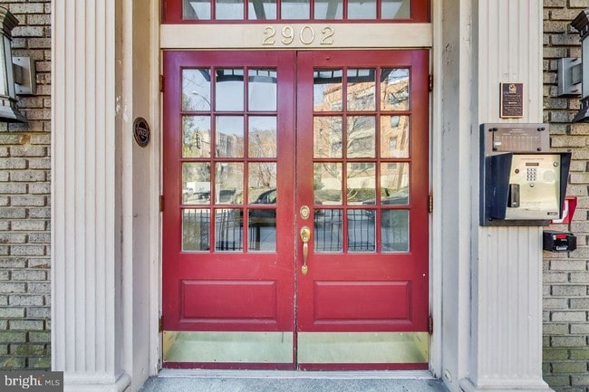Building Photo - 2902 Porter St NW