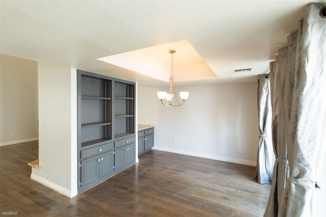 Building Photo - 3 br, 2.5 bath Townhome - 6515 N 10th Pl