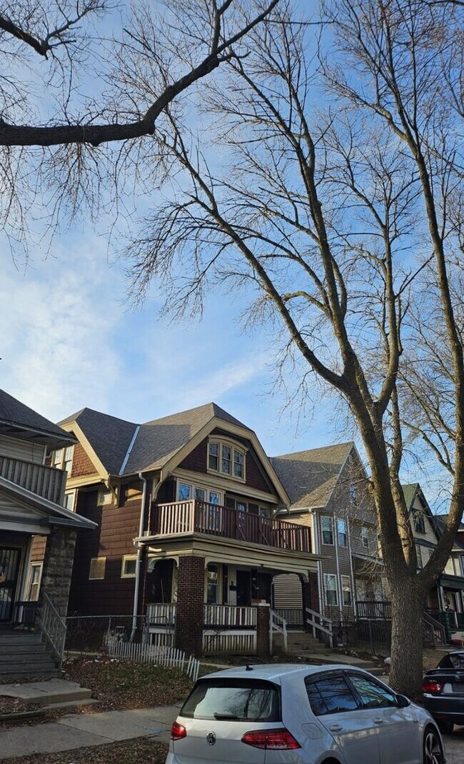Foto del edificio - 2435-2437 N 44th St. (Duplex)