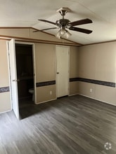 Building Photo - 2045 Deborah Ln