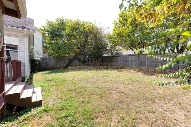 Foto del edificio - 2214 Falcon Creek Dr