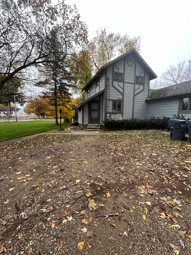 101 N Lincoln St, Augusta, MI 49012 House Rental in Augusta, MI