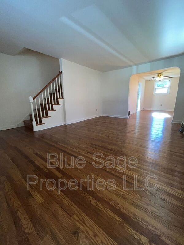 Building Photo - 202 Davis Ave