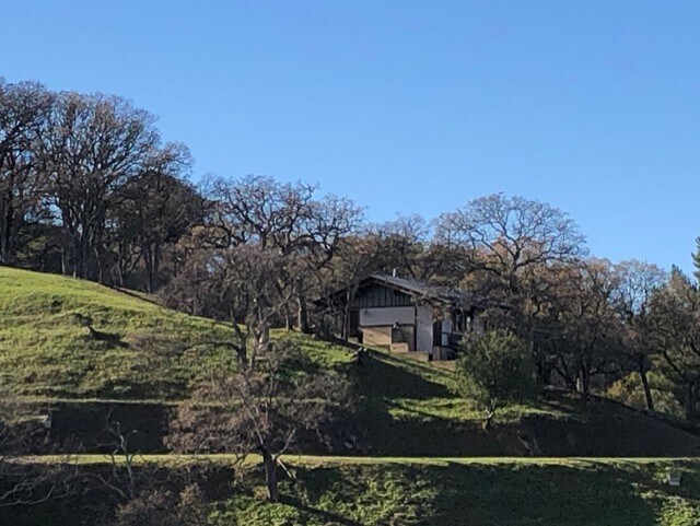 Primary Photo - 707 Las Lomas Way
