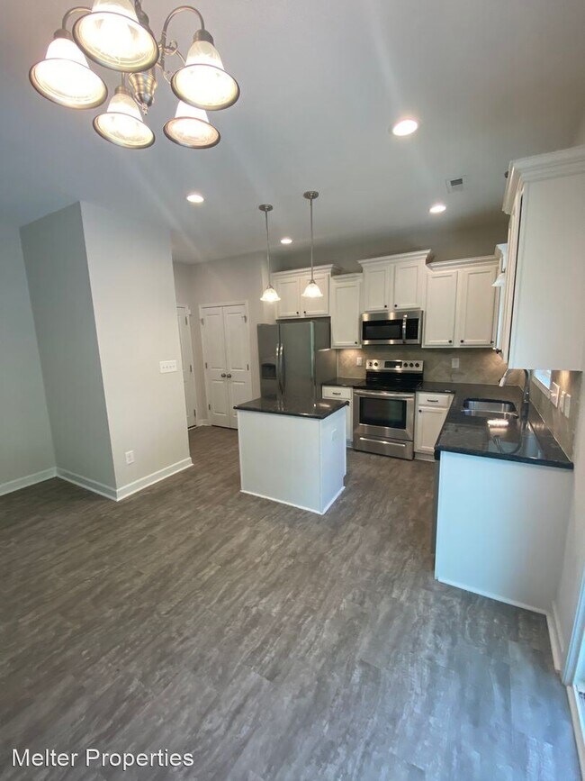 Building Photo - 4 br, 2.5 bath House - 4604 Scenic Pines D...