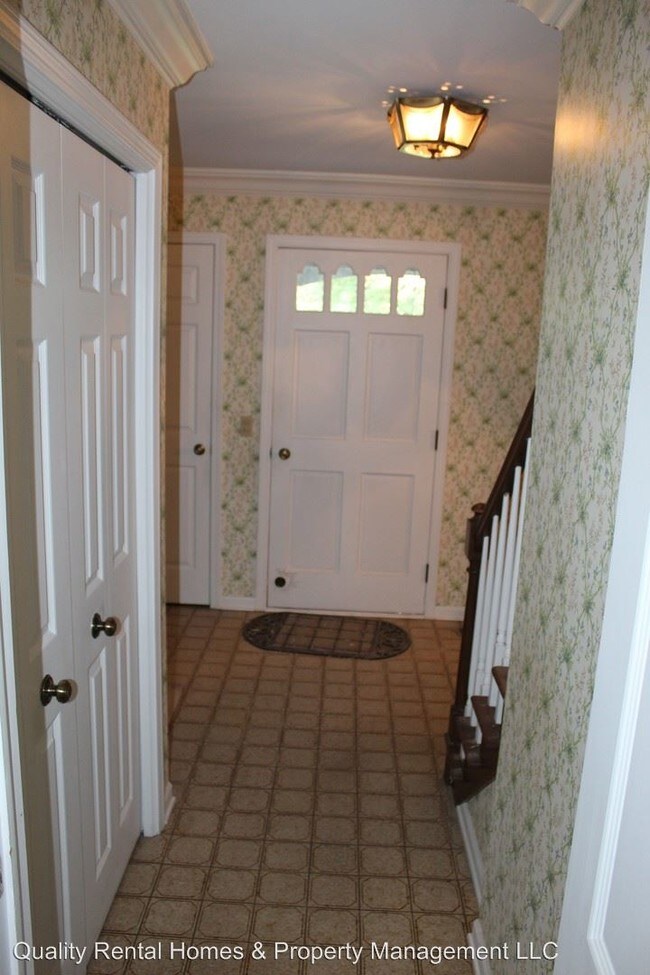 Building Photo - 4 br, 3.5 bath House - 1299 Heatherwoode Rd