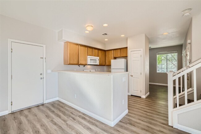 Building Photo - Beautiful 2 Story Home with 3 Bedrooms!