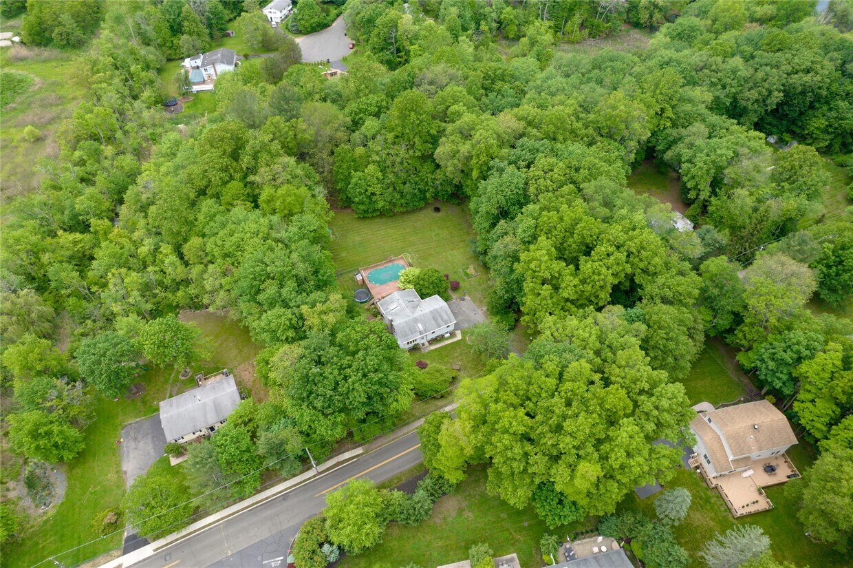 Foto principal - 241 Summit Park Rd