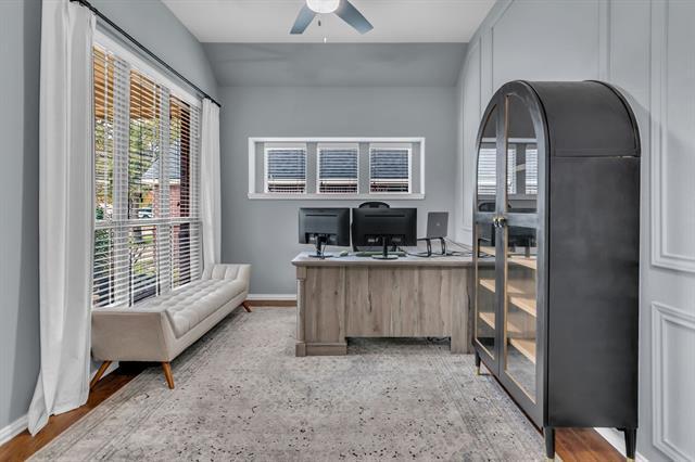 Foto del edificio - 6548 Fairview Dr