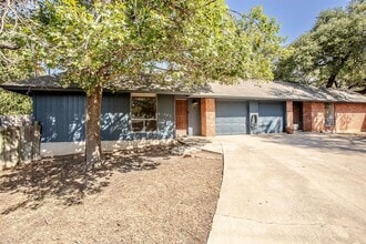 Building Photo - 3609 Summit Bend