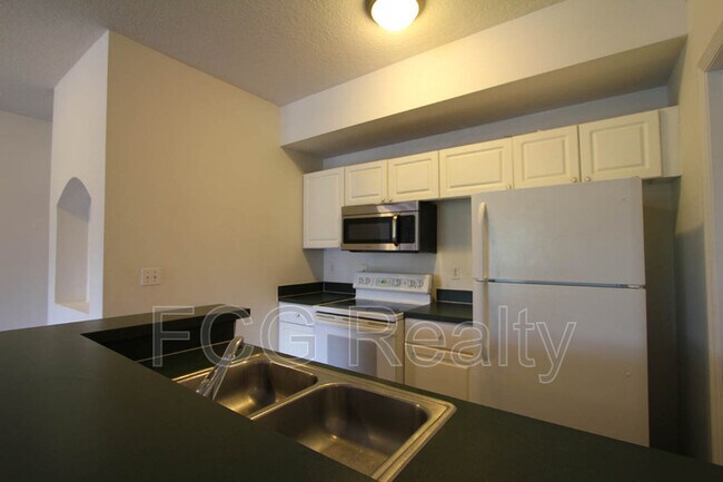 Foto del edificio - 5524 Metrowest Blvd