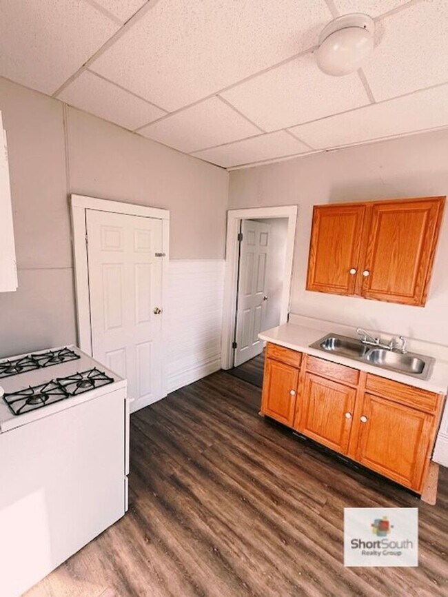 Foto del edificio - Updated 1 Bed 1 Bath main floor unit