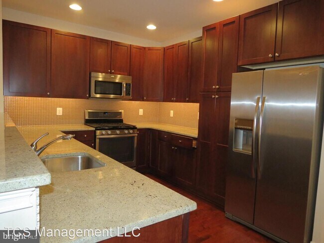 Foto del edificio - 2 br, 2 bath House - 600 Commodore Ct #2620