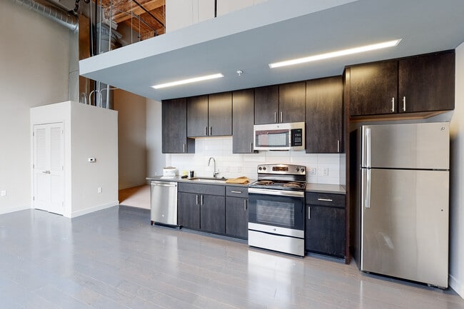 Building Photo - Roaster's Block