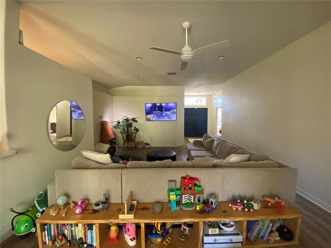 Foto del edificio - 3690 Channing Ave