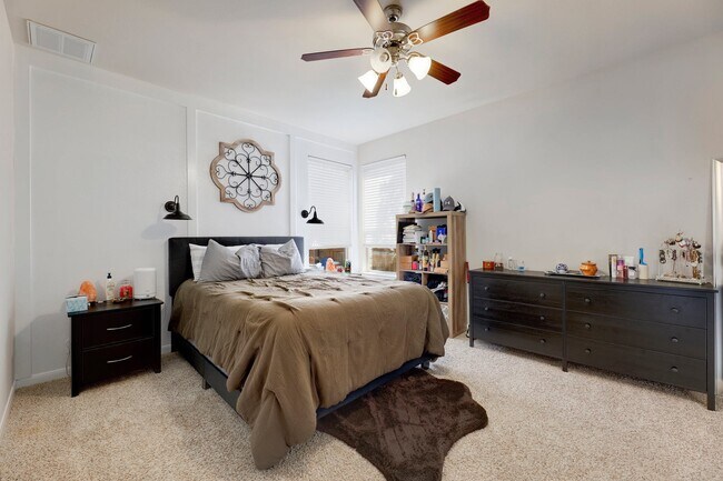 Foto del edificio - 1301 Sunny Meadows Loop