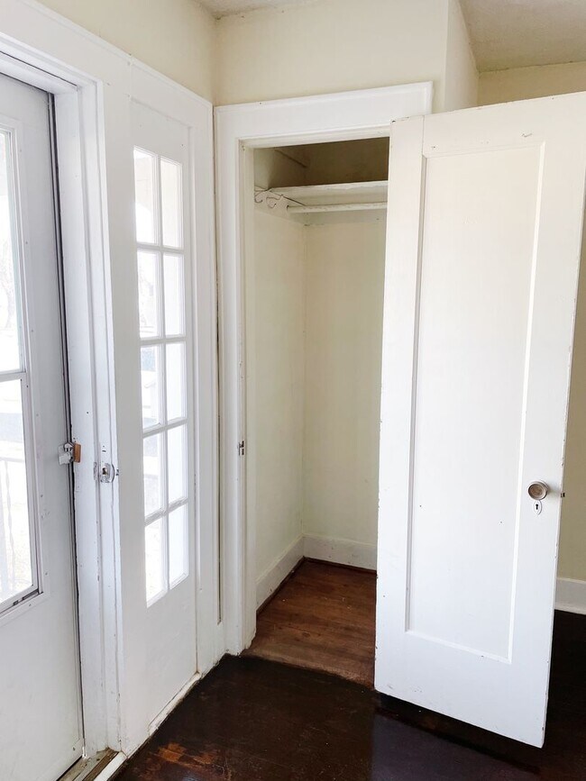 Foto del edificio - 2 bedroom home in great neighborhood