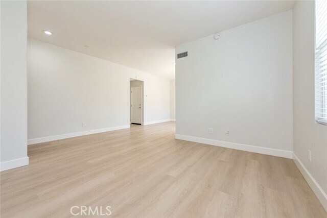 Building Photo - 82 Chantilly