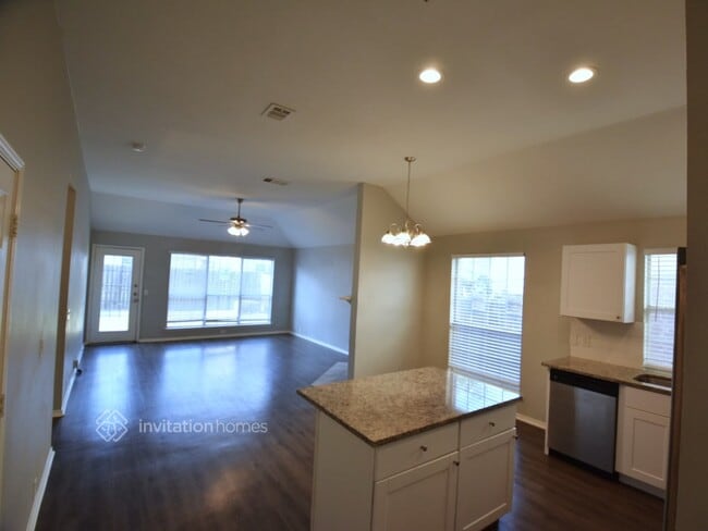 Building Photo - 4737 Park Downs Dr