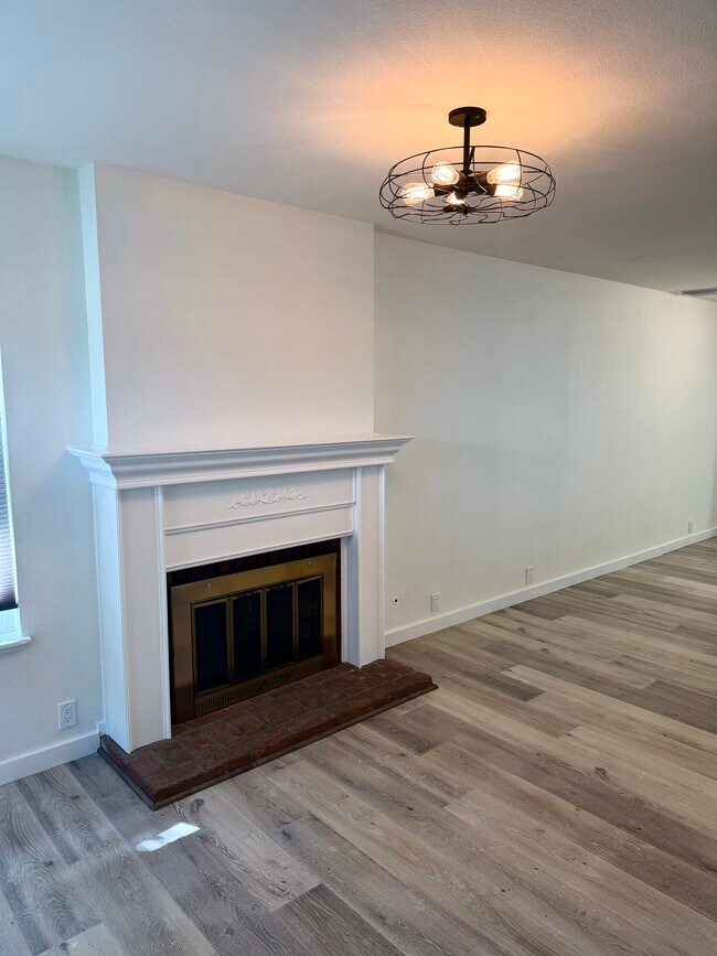 Foto del edificio - 2643 Briarwood Pl