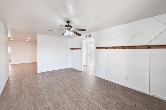 Foto del edificio - 4625 E Park St