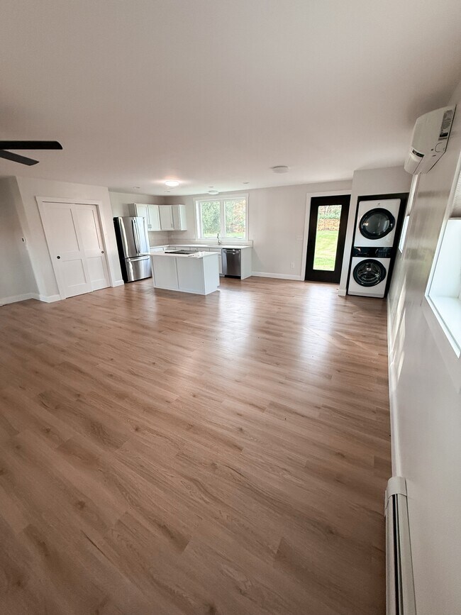 Foto del edificio - 959 W River Rd