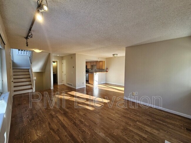 Building Photo - 1470 S Quebec Way
