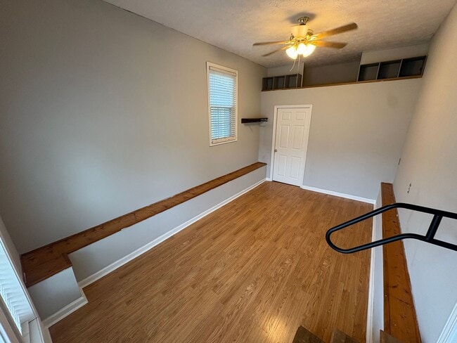 Building Photo - For Rent