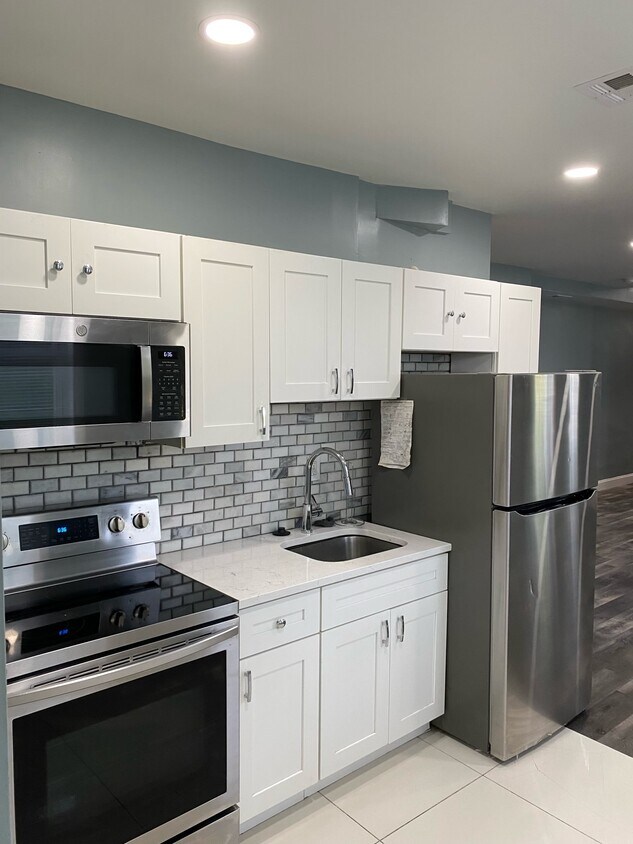 Foto principal - 6224 N Park Ave