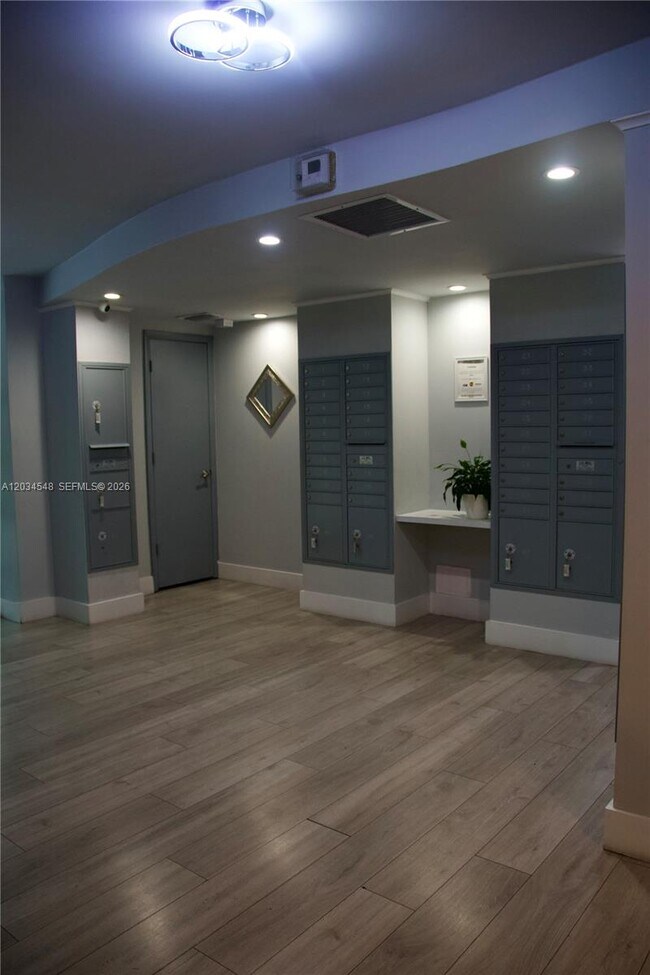 Foto del edificio - 9125 SW 77th Ave