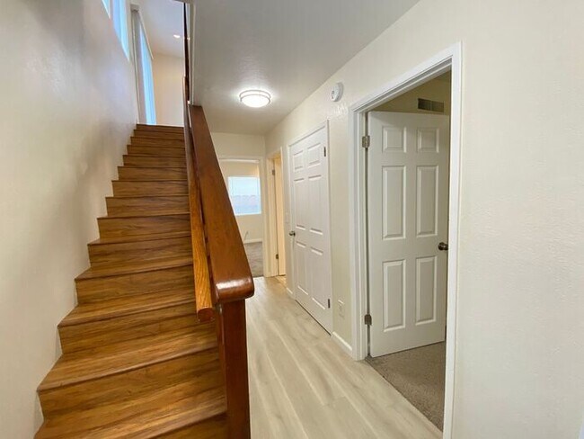 Foto del edificio - Beautifully remodeled 2 bedroom, 1.5 bathr...