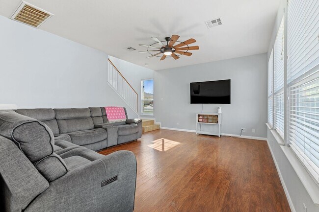 Foto del edificio - 103 Hoya Ln