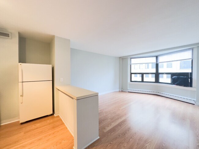 Foto del edificio - 450 W Wellington Ave